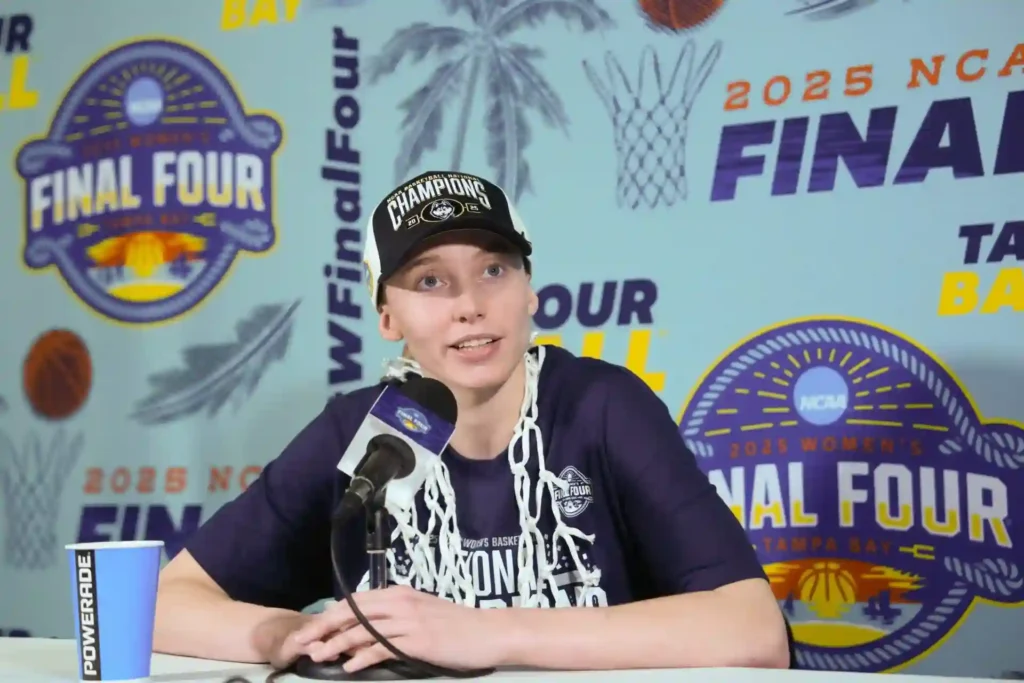 Paige Bueckers Net Worth Paige Bueckers Net Worth